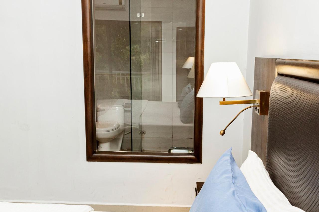 Hotel Fourteen Pods By The Sea à Morjim Extérieur photo
