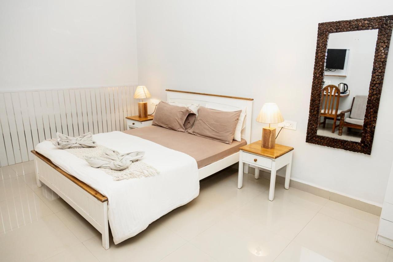 Hotel Fourteen Pods By The Sea à Morjim Extérieur photo