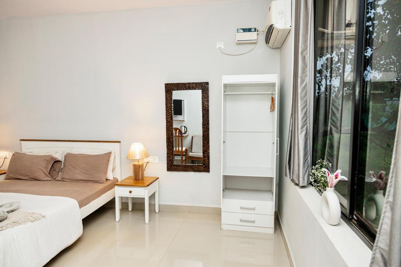 Hotel Fourteen Pods By The Sea à Morjim Extérieur photo