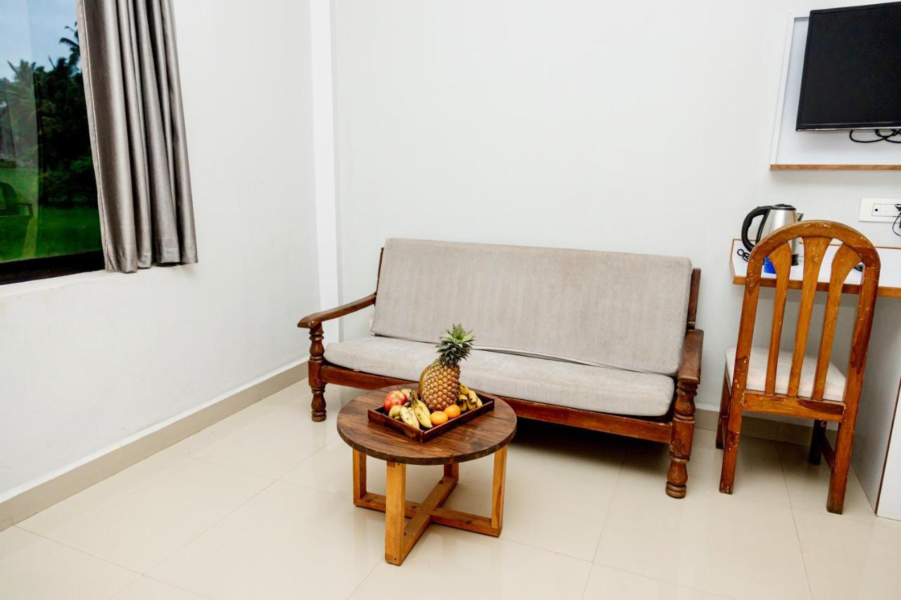 Hotel Fourteen Pods By The Sea à Morjim Extérieur photo